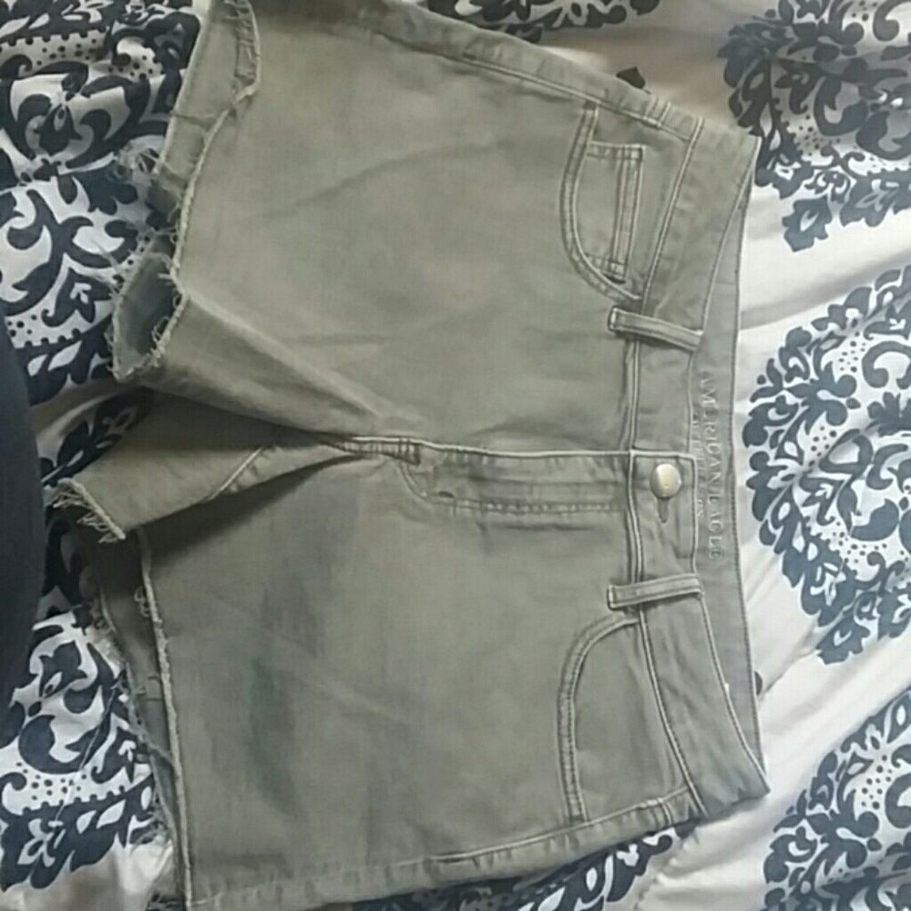 American eagle shorts never worn
